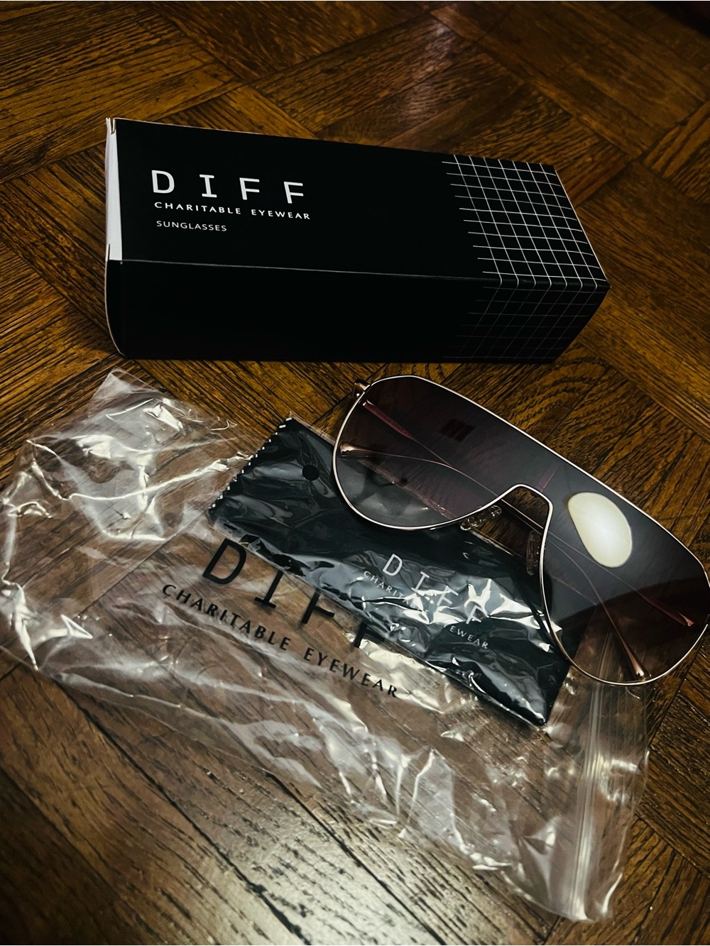 BNIB DIFF Eyewear Dash Shield Aviator Sunglasses in Brown Gradient - Picture 2 of 7